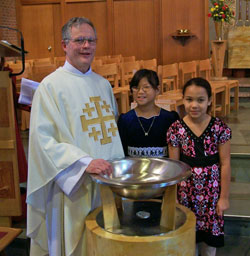 Makensi Doebler and Kameera Smith received the sacrament of Holy Baptism on Sunday, November 23, 2008.