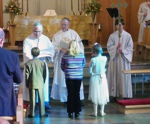 Gabriella, Abbigail and Owen receive bibles