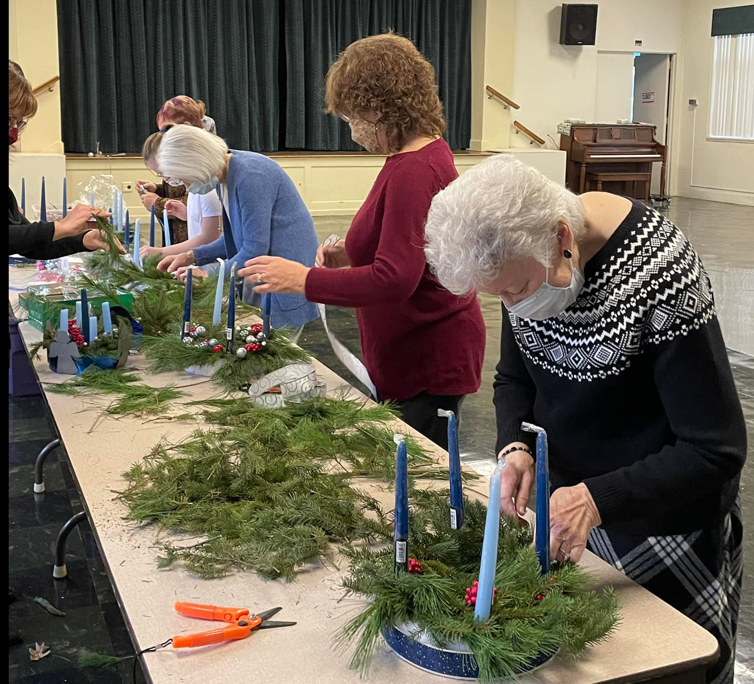 Making Advent wreaths